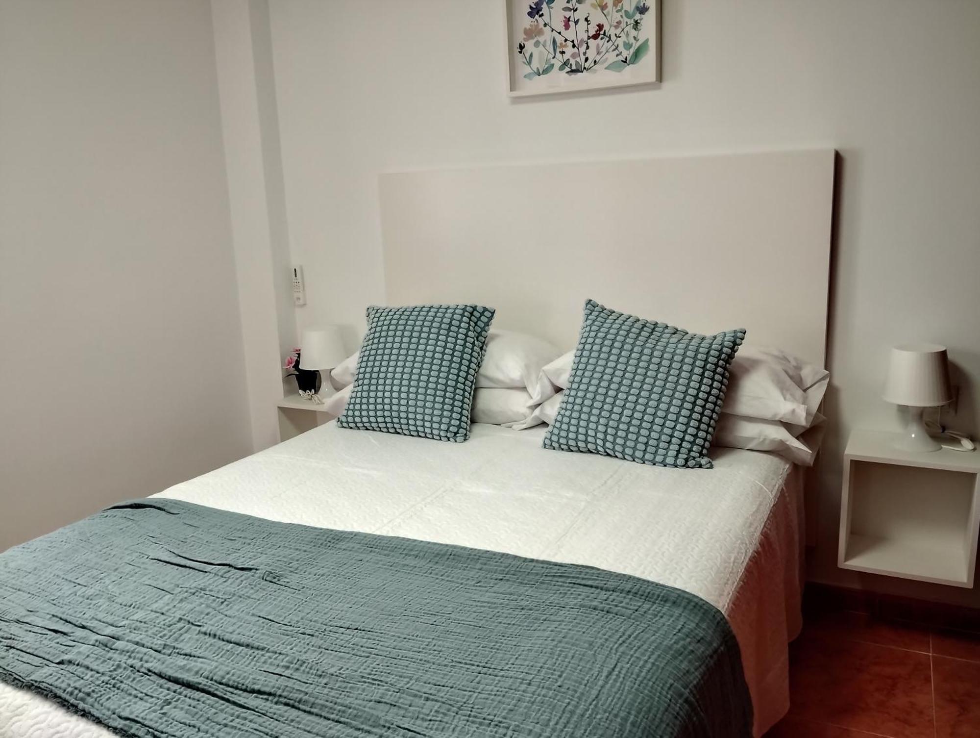 Apartamento Lidia Planta 1, La Carihuela 1ª Linea Playa, Vistas Mar, 1 Dormitorio, 52 M2, 1-3 Huesped, Amplio Balcon, Wifi Torremolinos Bagian luar foto